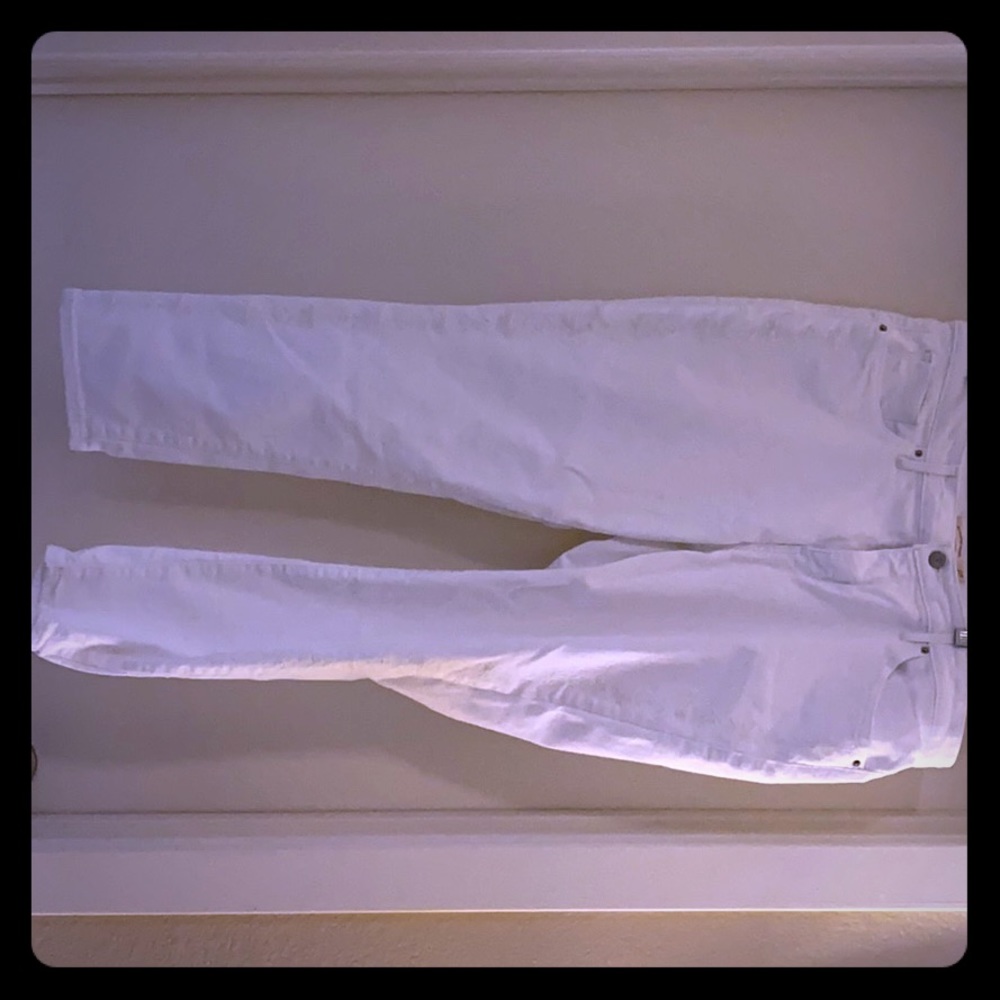 White Levi’s denim